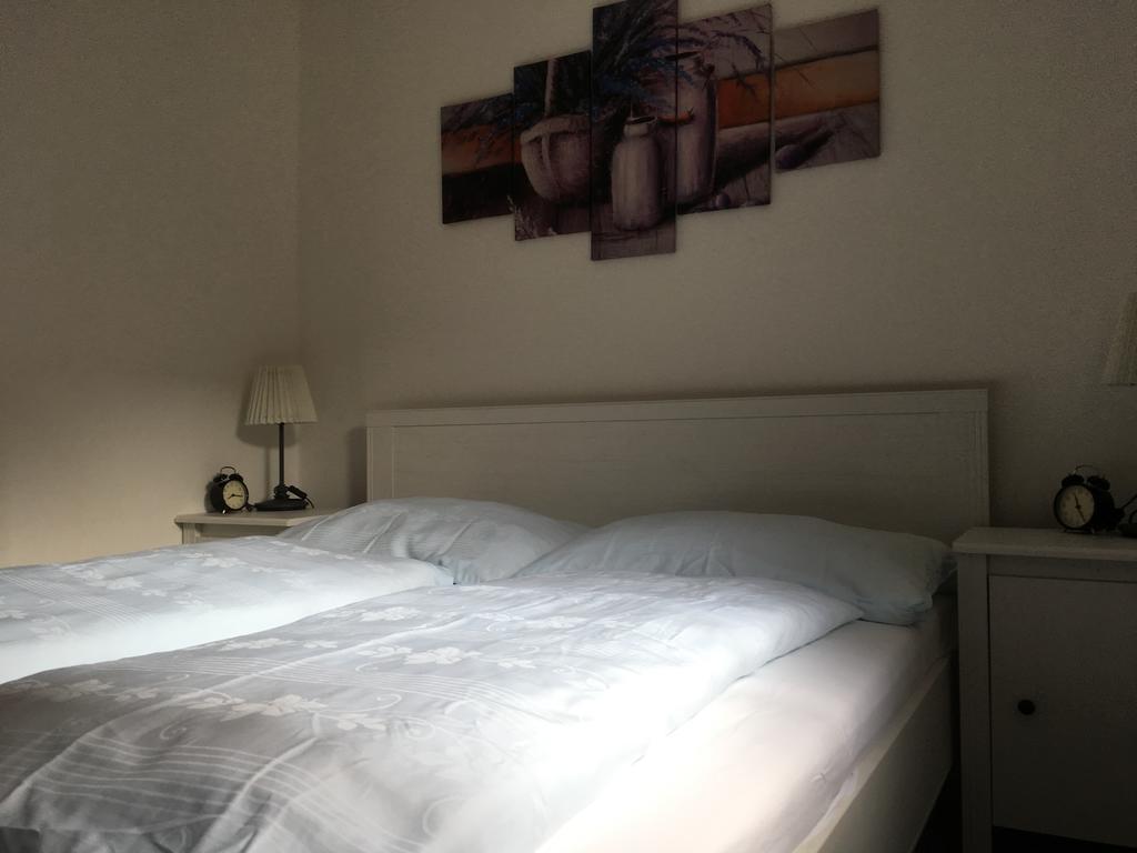 Penzion Holiday Trnava Bagian luar foto