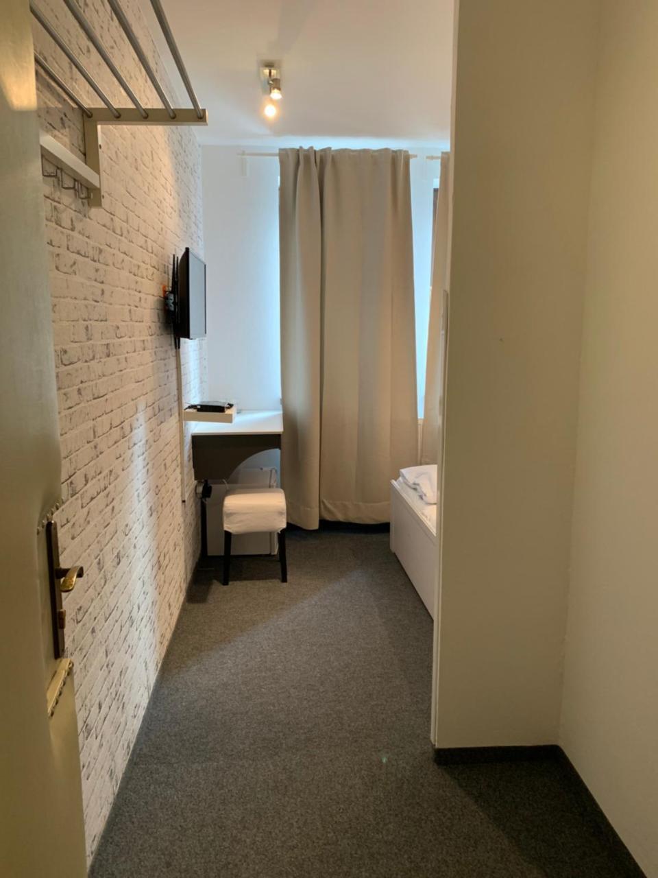 Penzion Holiday Trnava Bagian luar foto