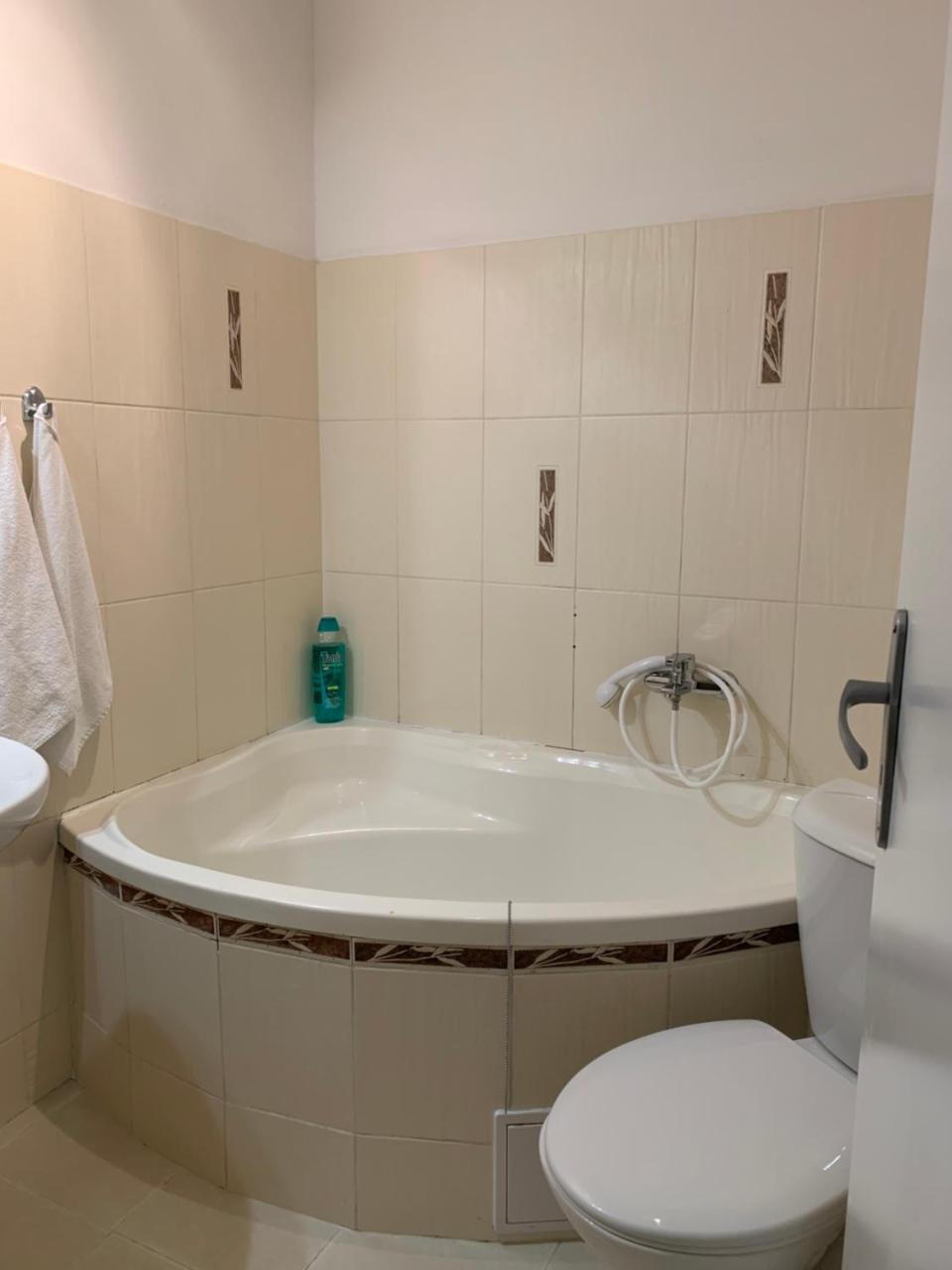 Penzion Holiday Trnava Bagian luar foto
