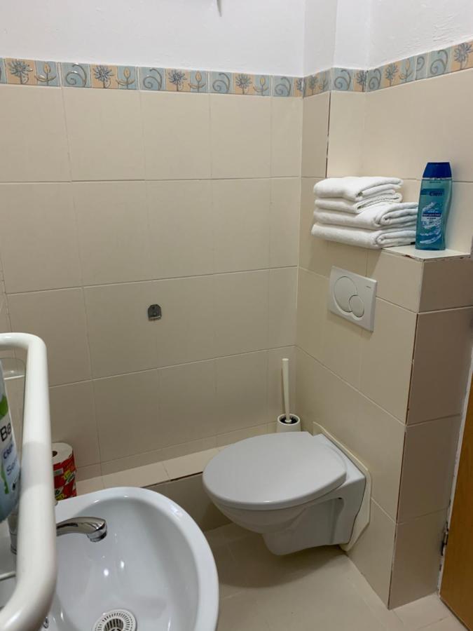 Penzion Holiday Trnava Bagian luar foto