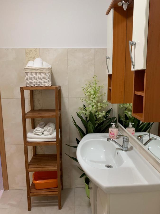 Penzion Holiday Trnava Bagian luar foto